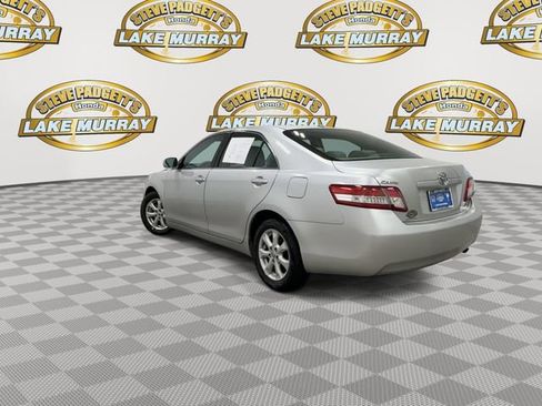 Used 2010 Toyota Camry LE FWD image 9