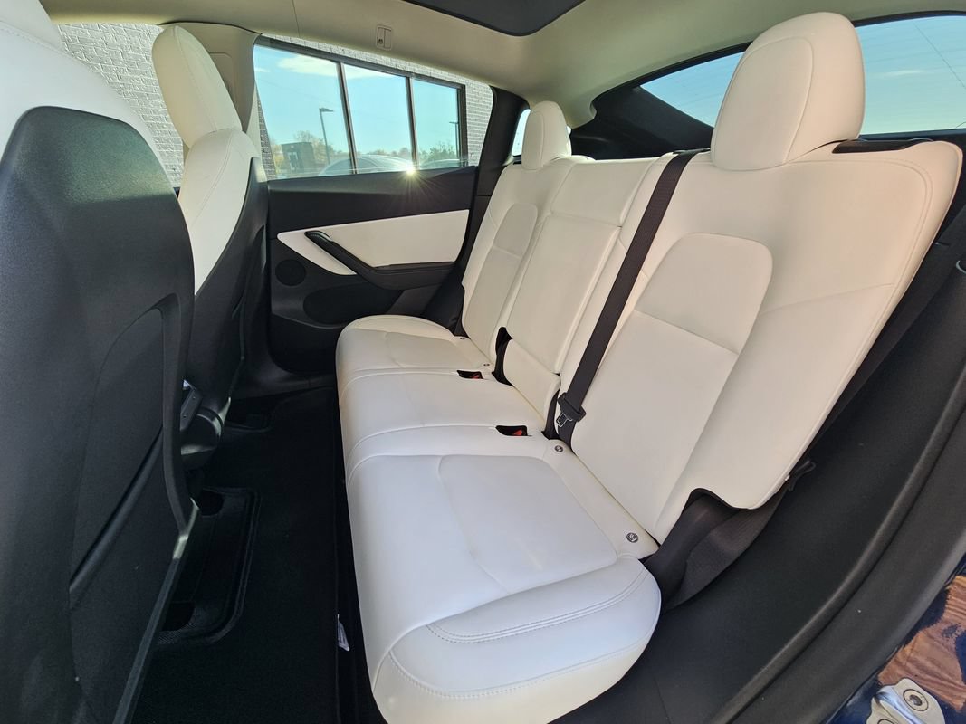 Used 2022 Tesla Model Y Long Range AWD/4WD image 18