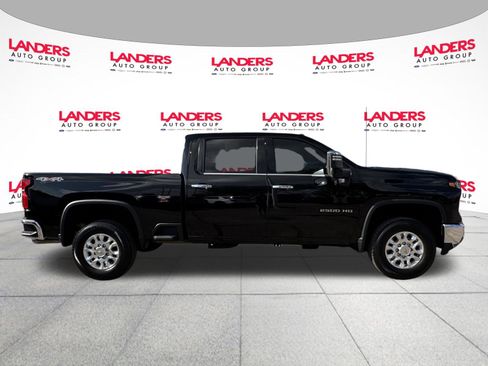 Used 2025 Chevrolet Silverado 2500 LTZ image 2