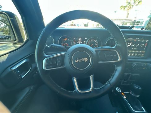 Used 2021 Jeep Wrangler Unlimited Sahara image 23