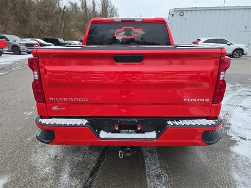Used 2025 Chevrolet Silverado 1500 Custom image 5