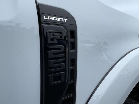 Used 2024 Ford F250 Lariat w/ Lariat Ultimate Package AWD/4WD image 45