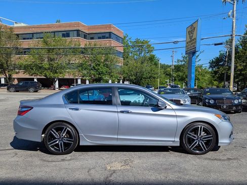 Used 2017 Honda Accord Sport Special Edition image 5