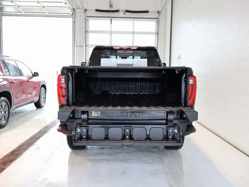 Certified 2025 GMC Sierra 2500 Denali Ultimate image 34