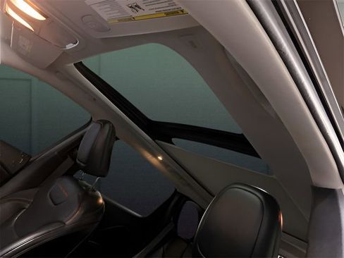 Used 2019 Jeep Cherokee Trailhawk image 37