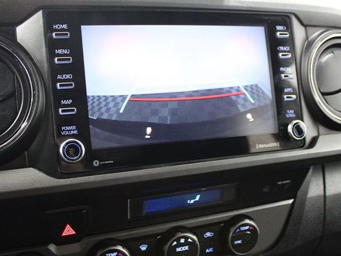 Certified 2022 Toyota Tacoma TRD Off-Road AWD/4WD image 13