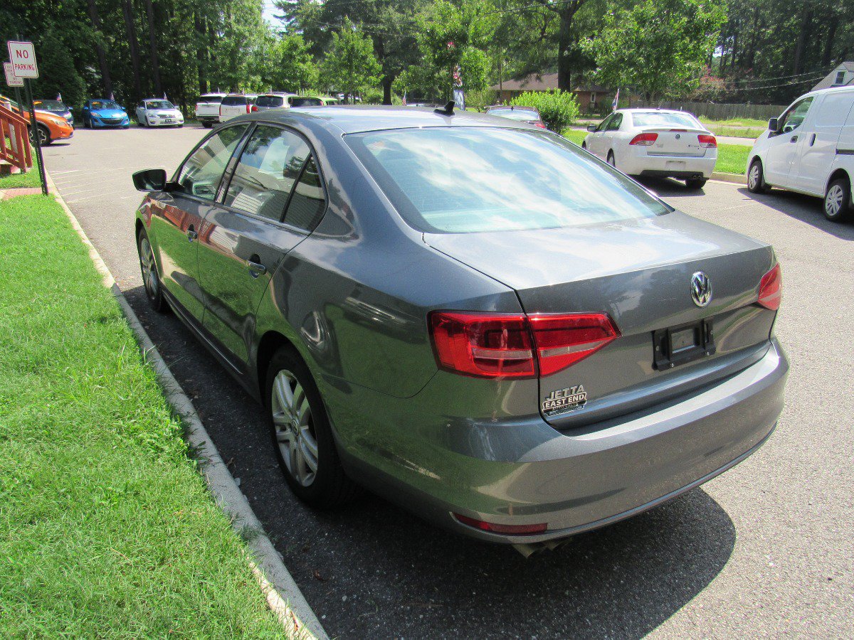 Used 2015 Volkswagen Jetta S FWD image 3