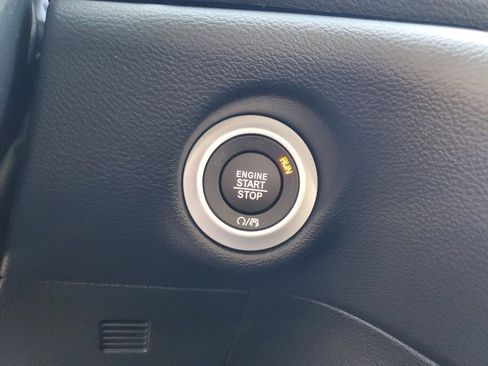 New 2025 Chrysler Voyager LX image 20