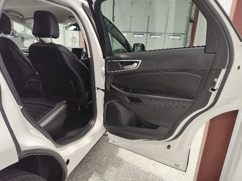 Certified 2024 Ford Edge SEL w/ Convenience Package AWD/4WD image 16