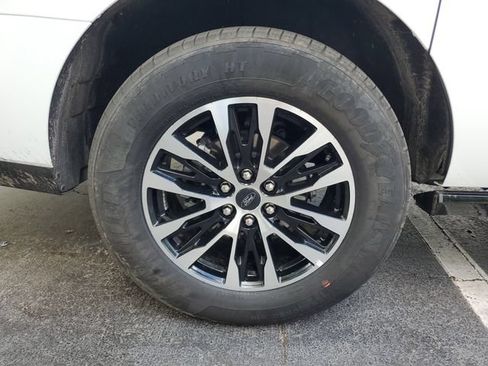 Used 2025 Ford Expedition Max Platinum AWD/4WD image 5