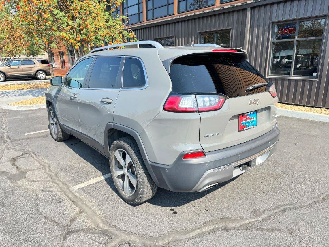 Used 2020 Jeep Cherokee Limited w/ Technology Group AWD/4WD image 3