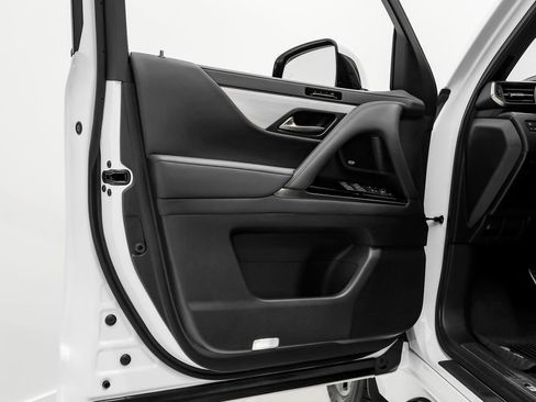 Used 2023 Lexus LX 600 F Sport image 39