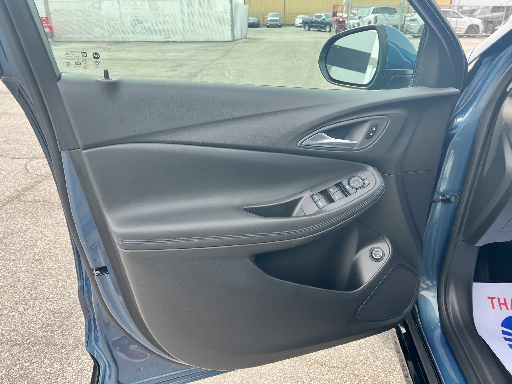 Used 2025 Buick Encore GX Sport Touring w/ Comfort Package FWD image 15