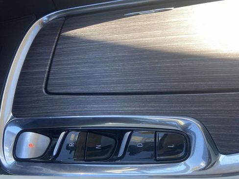 Certified 2024 Buick Enclave Avenir w/ Avenir Technology Package image 27