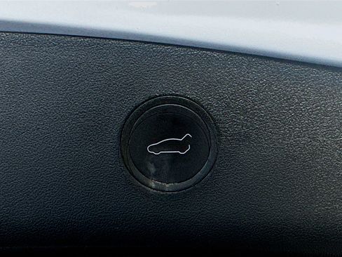 Used 2023 Tesla Model 3 Standard Range image 27