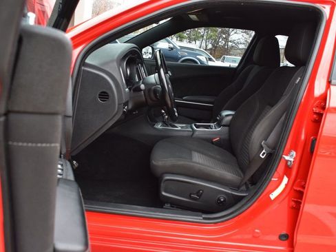 Used 2020 Dodge Charger SXT w/ Driver Convenience Group image 14