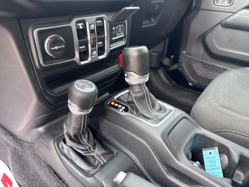 Used 2020 Jeep Gladiator Overland image 20