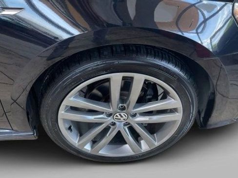 Used 2018 Volkswagen Passat 2.0T R-Line FWD image 12