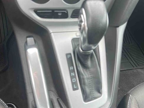 Used 2014 Ford Focus SE w/ SE Winter Package FWD image 18