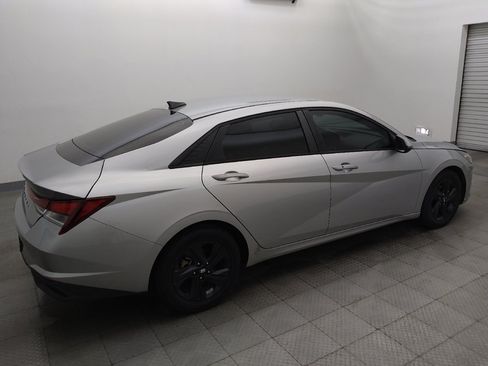 Used 2021 Hyundai Elantra SEL FWD image 10