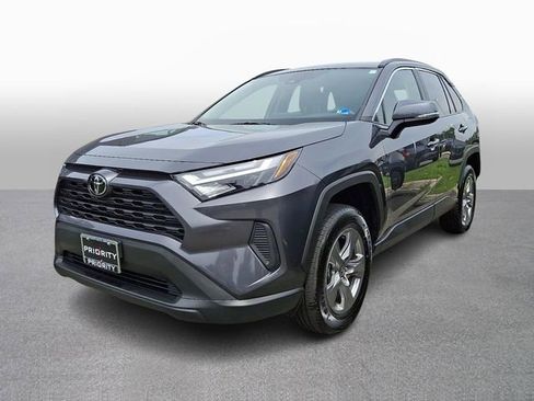 Used 2025 Toyota RAV4 XLE AWD/4WD image 1