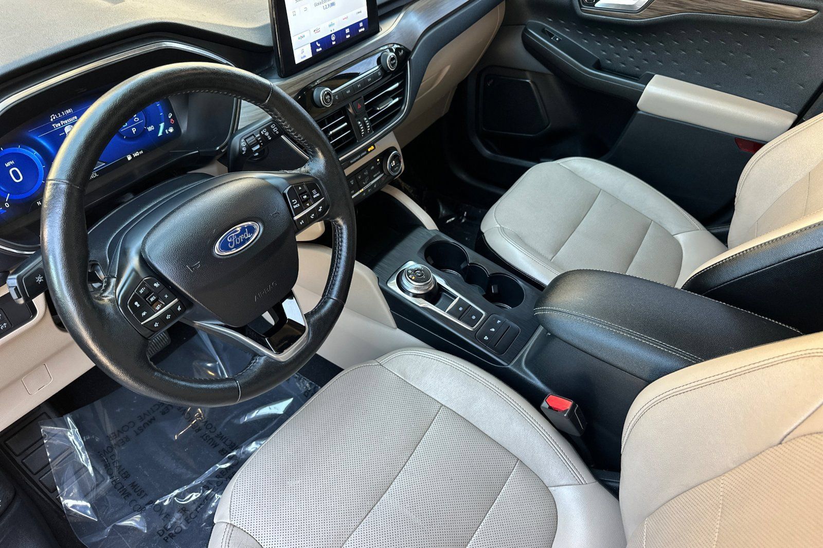Used 2020 Ford Escape Titanium FWD image 9