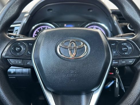 Used 2018 Toyota Camry LE FWD image 28