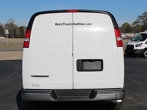 Used 2021 Chevrolet Express 2500 w/ Driver Convenience Package image 14