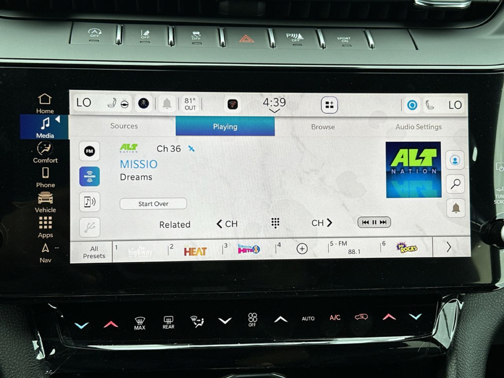 New 2027 Jeep Grand Cherokee Altitude RWD image 26