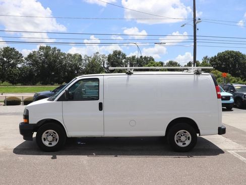 Used 2020 Chevrolet Express 2500 w/ Driver Convenience Package RWD image 5
