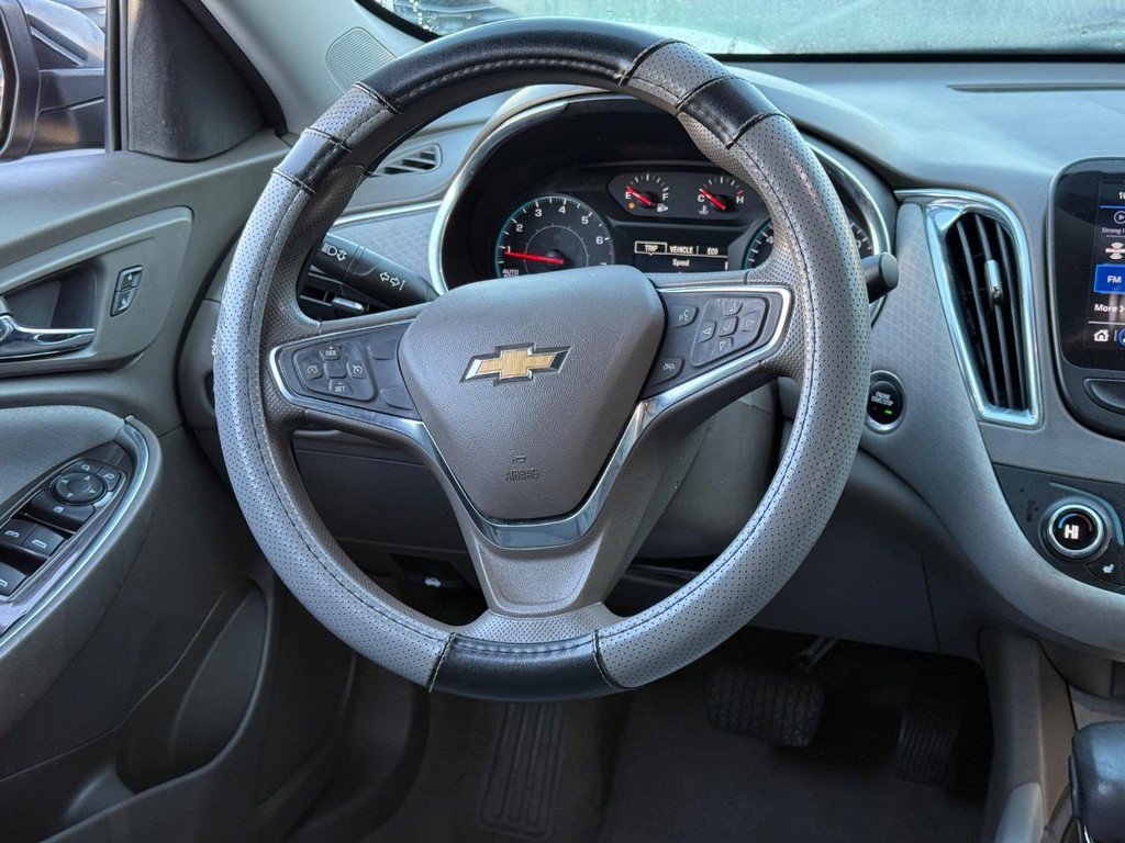 Used 2021 Chevrolet Malibu LT FWD image 12