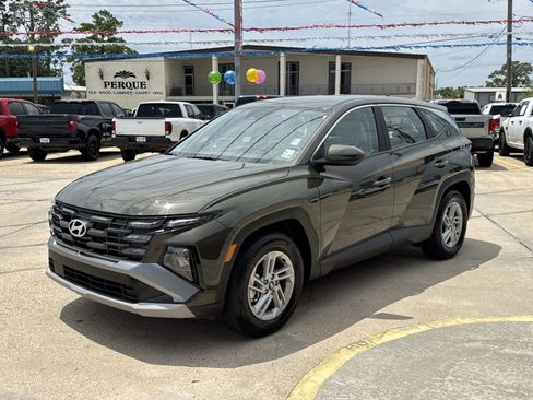 Used 2025 Hyundai Tucson SE FWD image 3