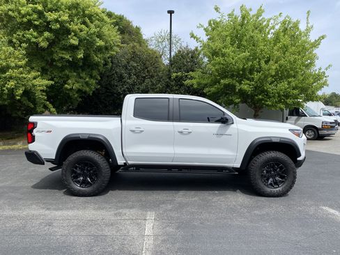 Used 2026 Chevrolet Colorado ZR2 w/ Technology Package image 6