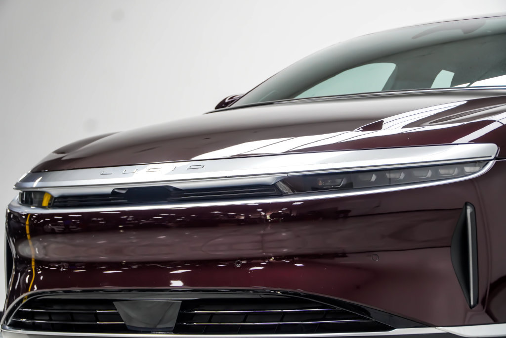 Used 2024 Lucid Air Pure RWD image 2