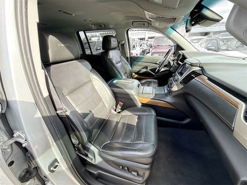 Used 2020 GMC Yukon XL Denali image 33