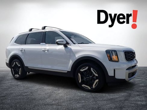 Certified 2024 Kia Telluride S w/ S Sunroof Package FWD image 1