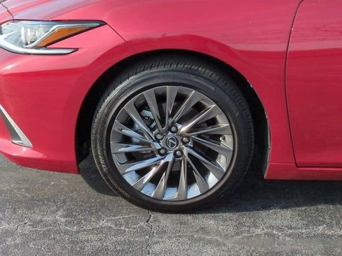 Used 2025 Lexus ES 350 Luxury w/ Accessory Package (Z2) image 7