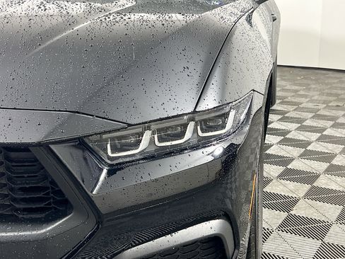 Used 2024 Ford Mustang Coupe RWD image 11