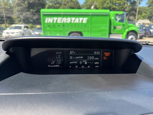 Used 2018 Subaru Forester 2.5i Premium AWD/4WD image 22