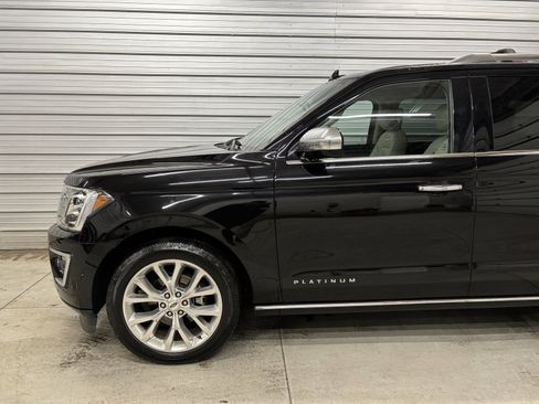Used 2019 Ford Expedition Platinum image 3