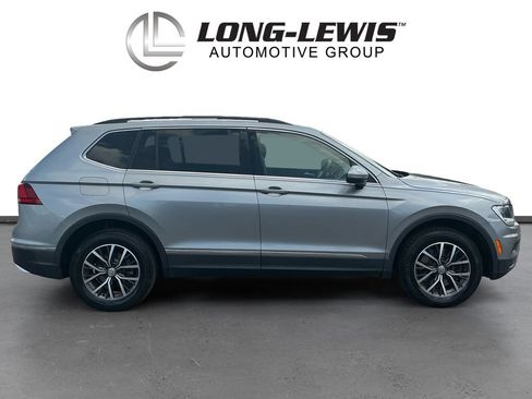Used 2020 Volkswagen Tiguan SE w/ Panoramic Sunroof Package FWD image 8