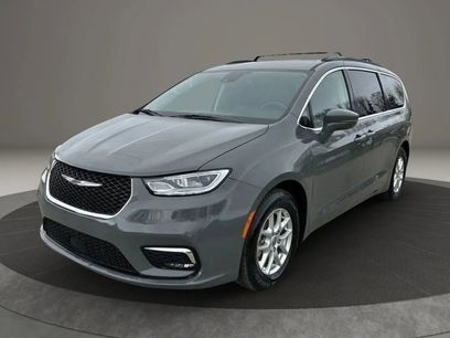 Used 2022 Chrysler Pacifica Touring-L