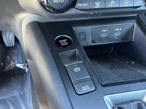 New 2026 Nissan Kicks SV image 18