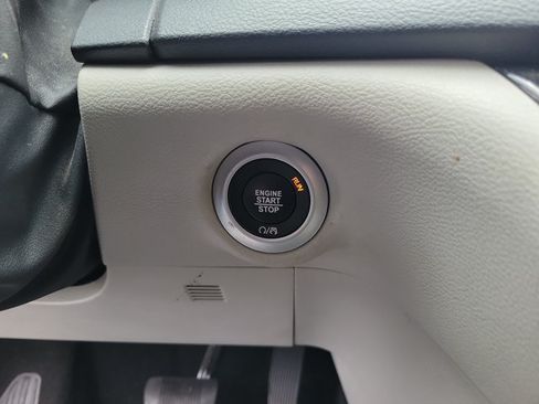 Used 2020 Chrysler Voyager LX w/ Cold Weather Group FWD image 31