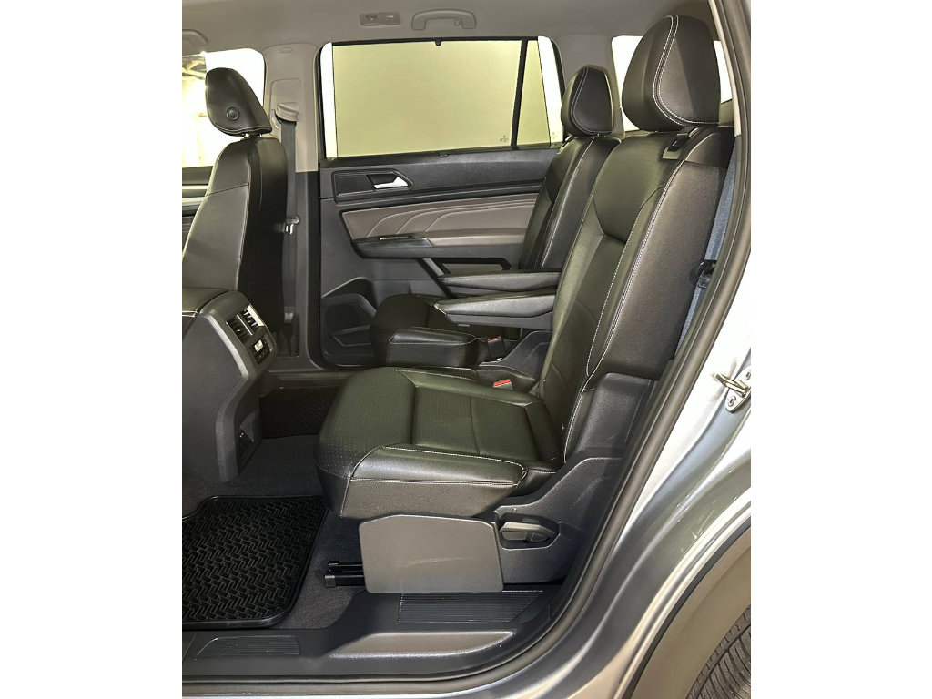 Used 2023 Volkswagen Atlas SEL R-Line AWD/4WD image 21