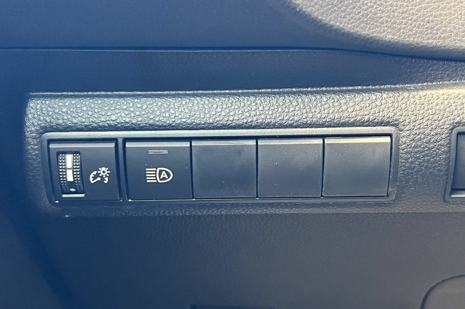 Used 2026 Toyota Corolla LE FWD image 35