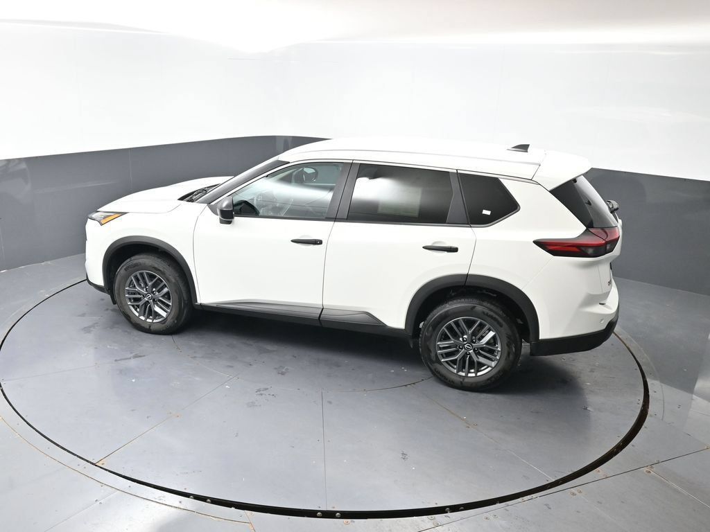 Used 2024 Nissan Rogue S FWD image 44