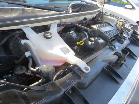 Used 2017 GMC Savana 2500 image 5