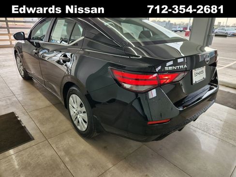 Used 2025 Nissan Sentra S image 5