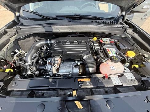 Used 2020 Jeep Renegade Altitude w/ UConnect 8.4 Nav Group AWD/4WD image 19